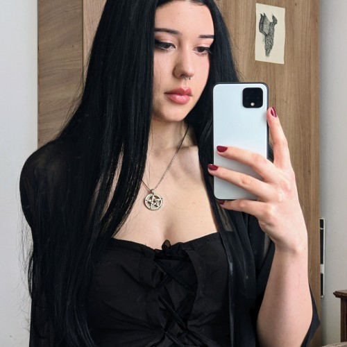 Nana D.