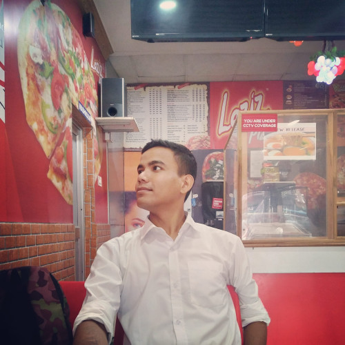 Yux R.