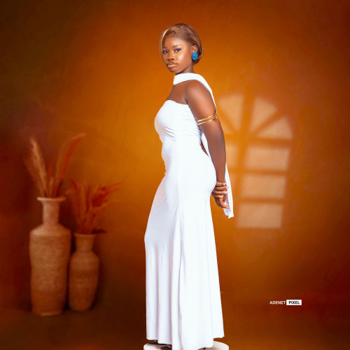 honey b. profile photo