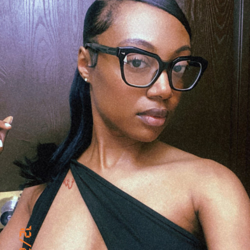 Janiqua F.