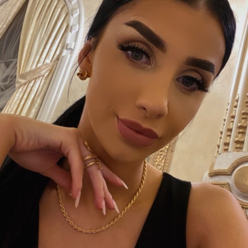 Cristina  L. profile photo