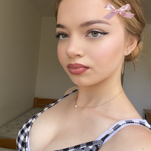 Cosmina G. profile photo