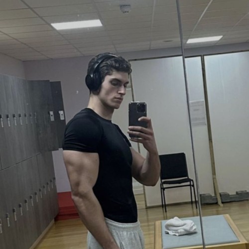 kartik  j. profile photo