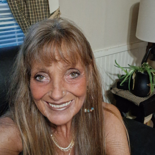 Joanne  L. profile photo
