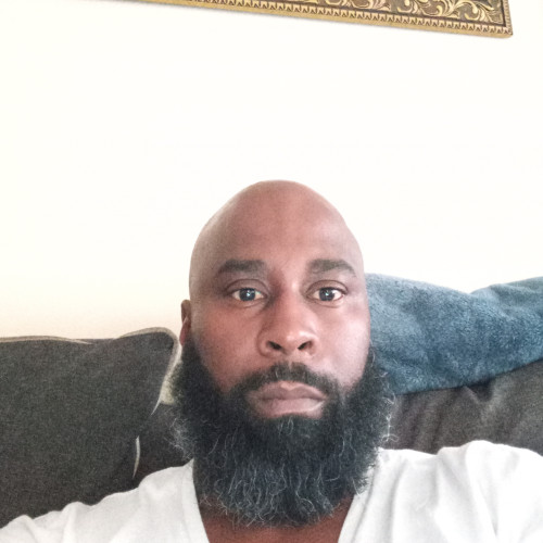 Teddy V. profile photo