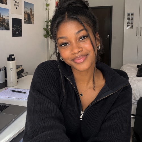 Leona  B. profile photo