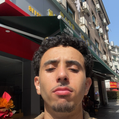 Elias L. profile photo