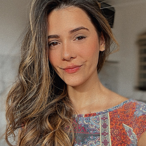 Luciana L.