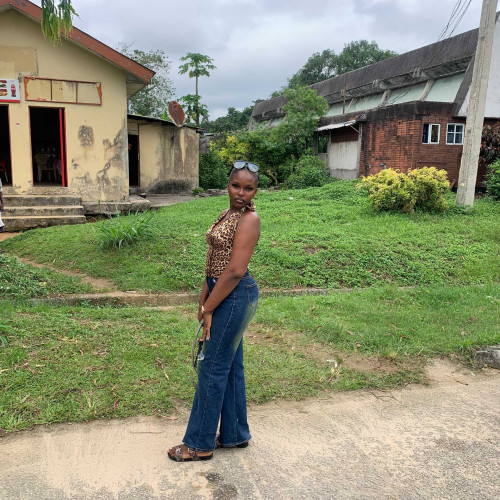 dera B. profile photo