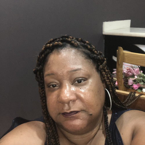 Dee M. profile photo