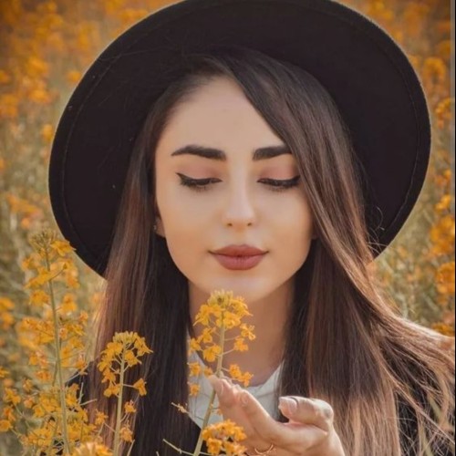 Amna J.