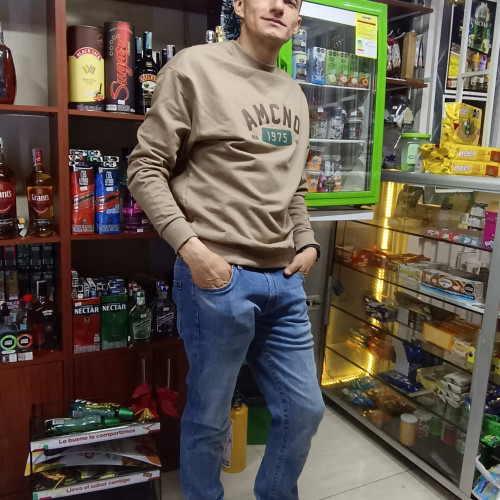 Carlos R. profile photo