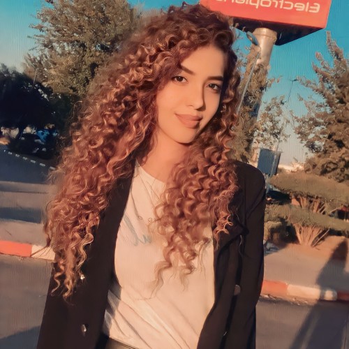 Lara M. profile photo