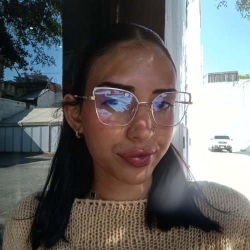 Thais G. profile photo