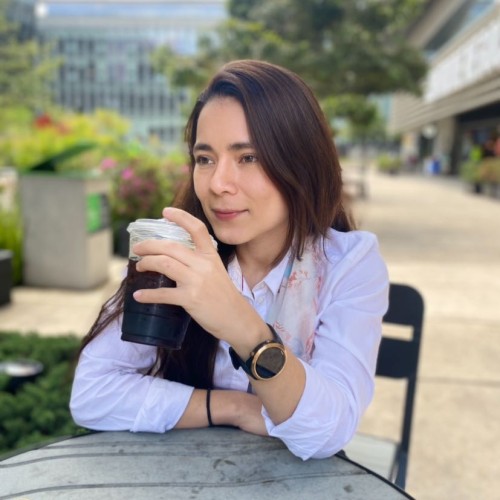 DANIELA S.