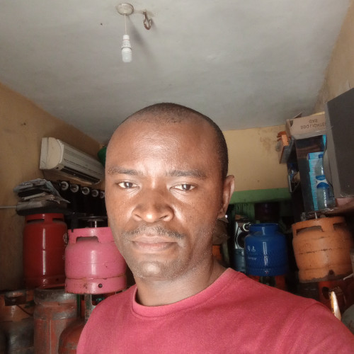 Saviour  E. profile photo