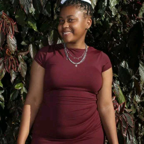 zinhle e. profile photo