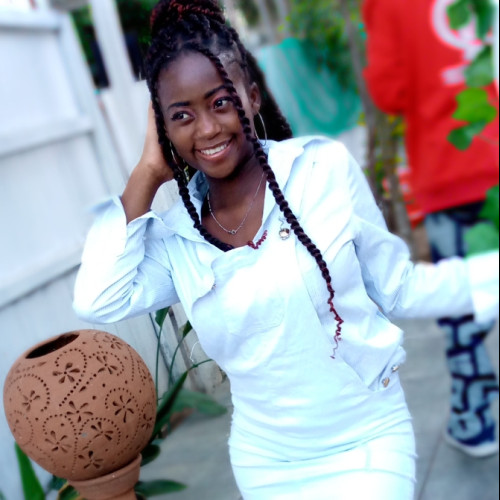 Maira G. profile photo