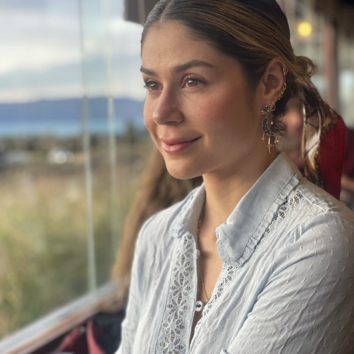 laura r. profile photo