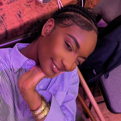 Lovey  E. profile photo