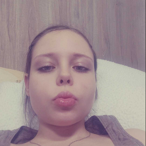 klaudia e. profile photo