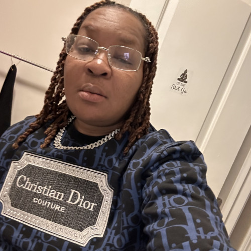 Leslie H. profile photo