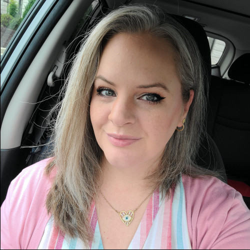 Nadine W. profile photo