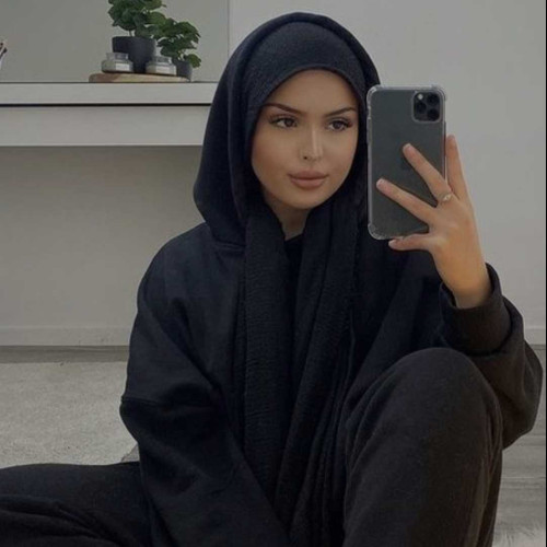 Leya e.
