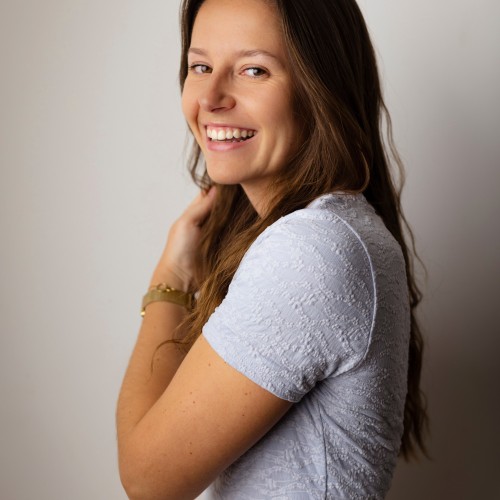 Steffi L.