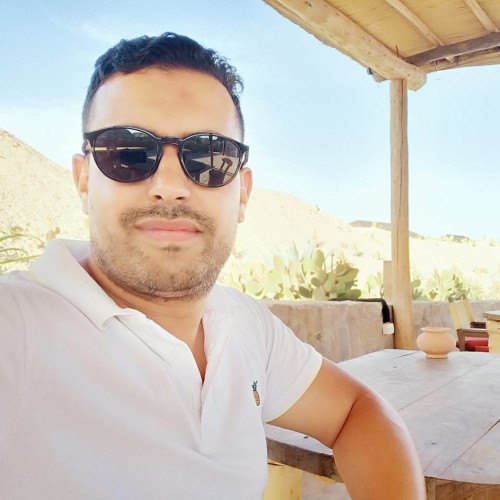 Younes E. profile photo