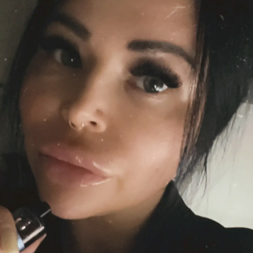 Angelica   . profile photo