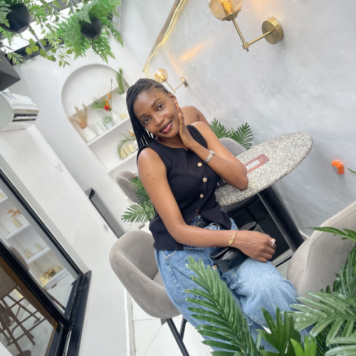 Favour R. profile photo