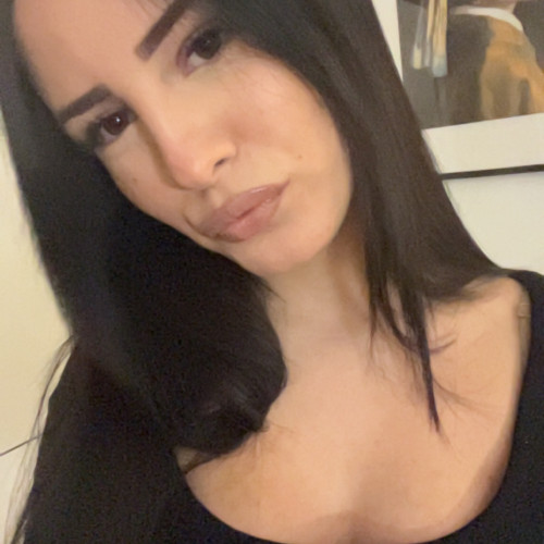 Lora M. profile photo