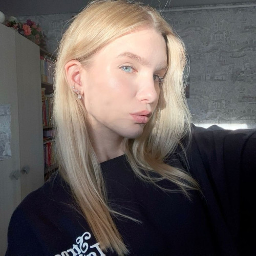 Elena J. profile photo