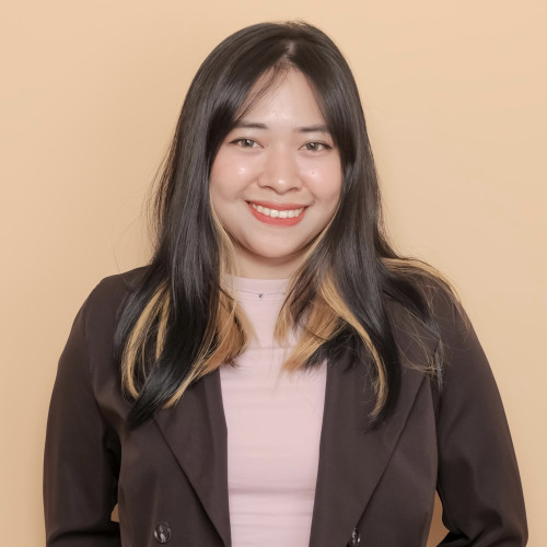 Iris P. profile photo
