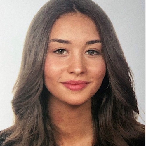 María  G.