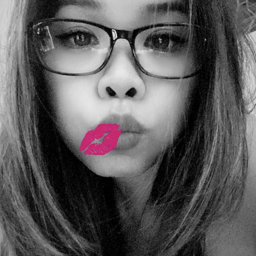 Vicky M.
