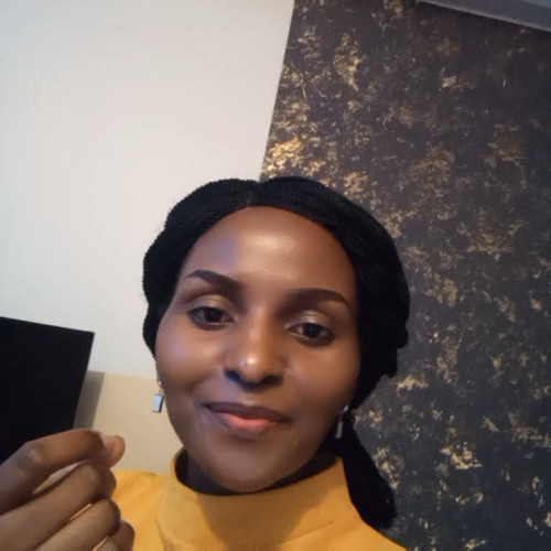 Essi M. profile photo