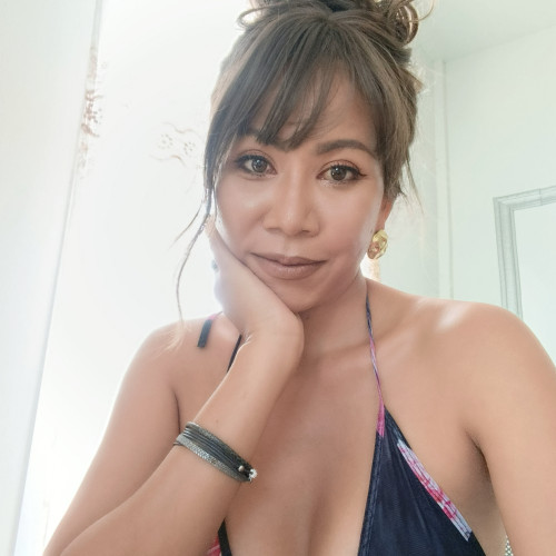 Mia T.