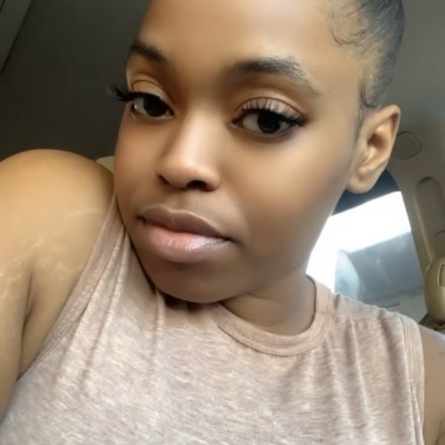 Mia R.