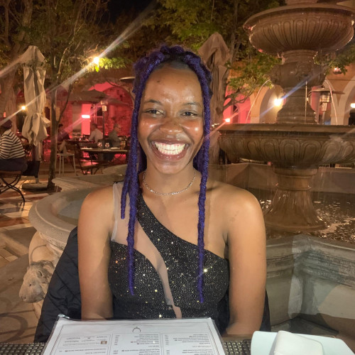 Vee K. profile photo