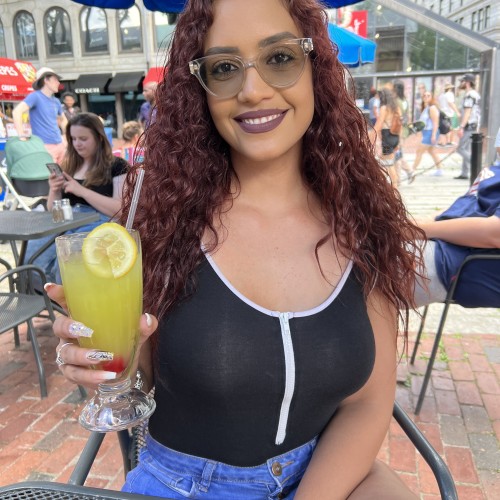 Mimi Q.