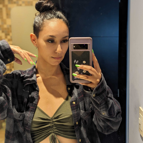 Itzel B. profile photo