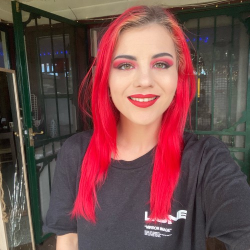 Gemma T.