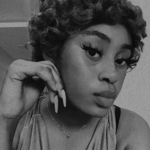 Ella S.