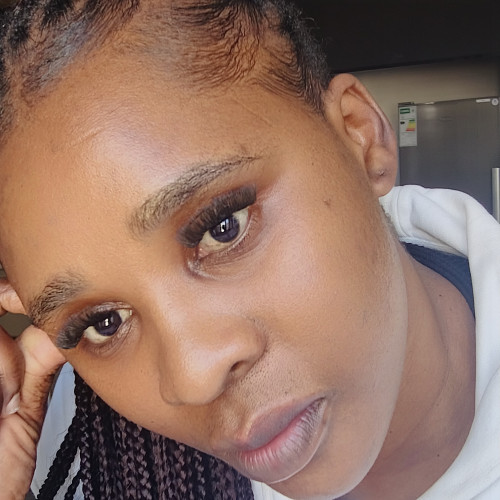 Olona M. profile photo