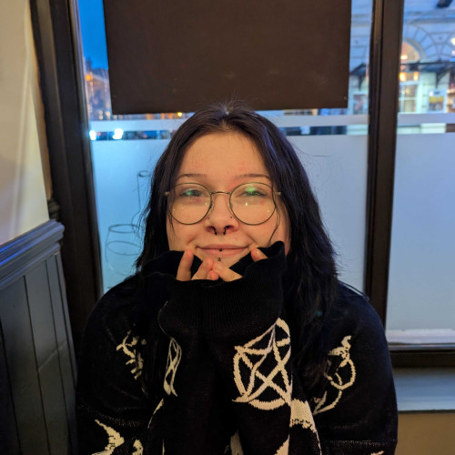 Maxine L. profile photo