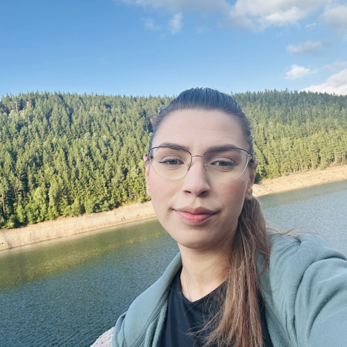 deni D. profile photo