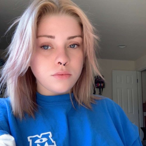 Luna B.