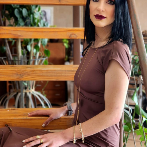 Nella v. profile photo